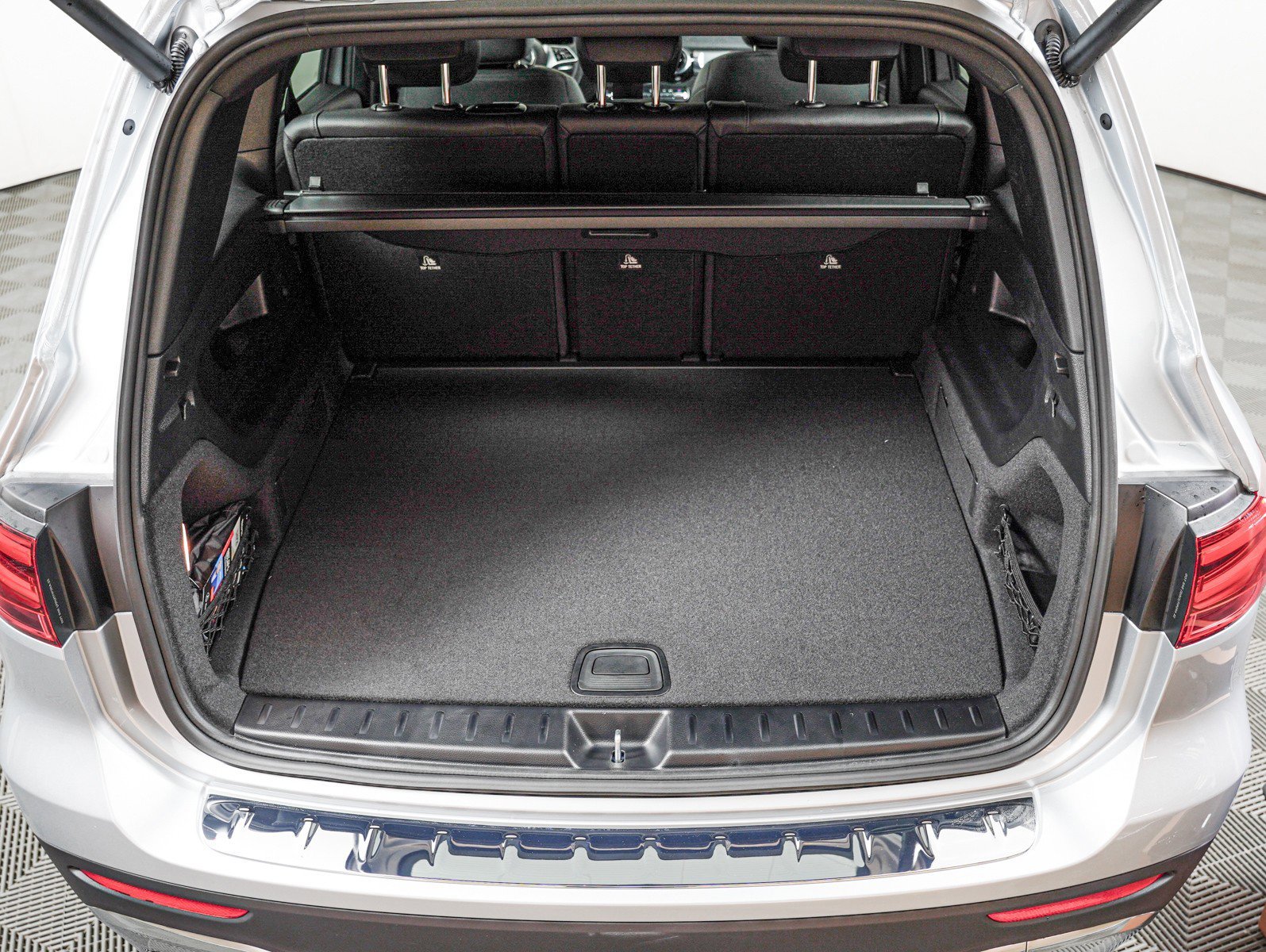 New 2026 Cirrus Silver Metallic Mercedes-Benz GLB 250 image 8