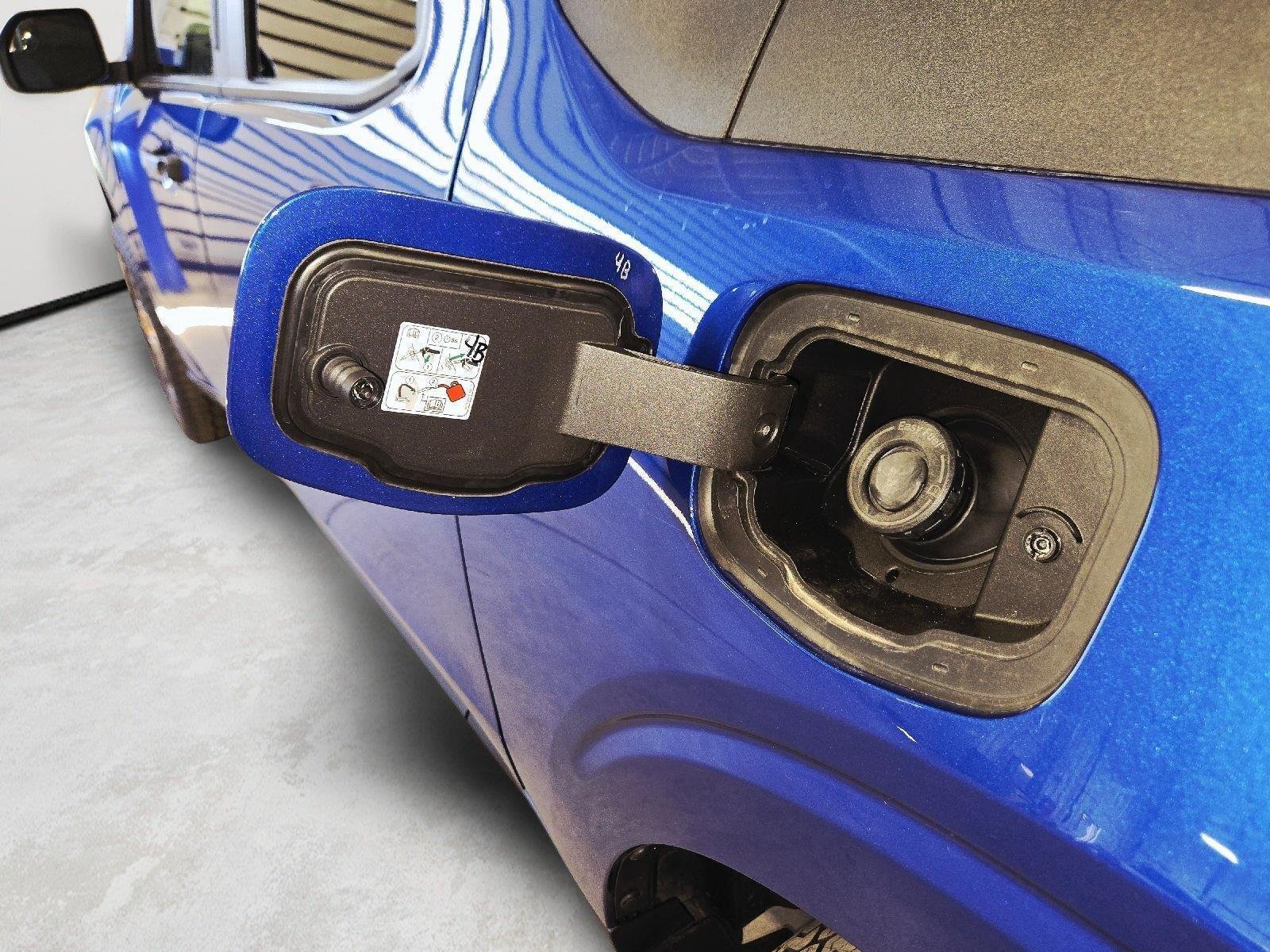 Used 2023 Atlas Blue Metallic Ford XLT image 44