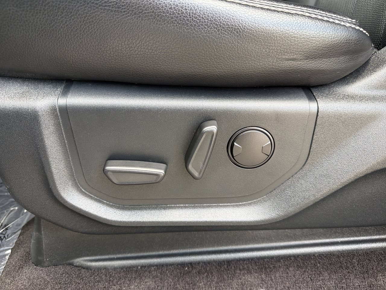 Used 2019 Magnetic Ford Lariat image 19