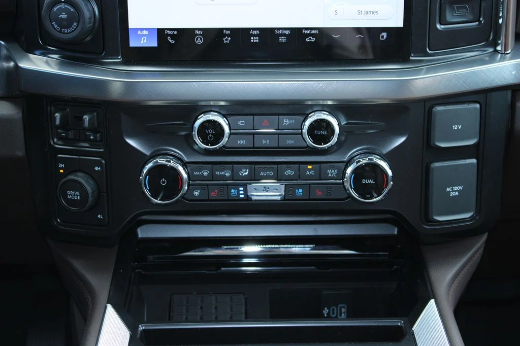 New 2026 Star White Metallic Tri-Coat Ford F-350® King Ranch® image 30