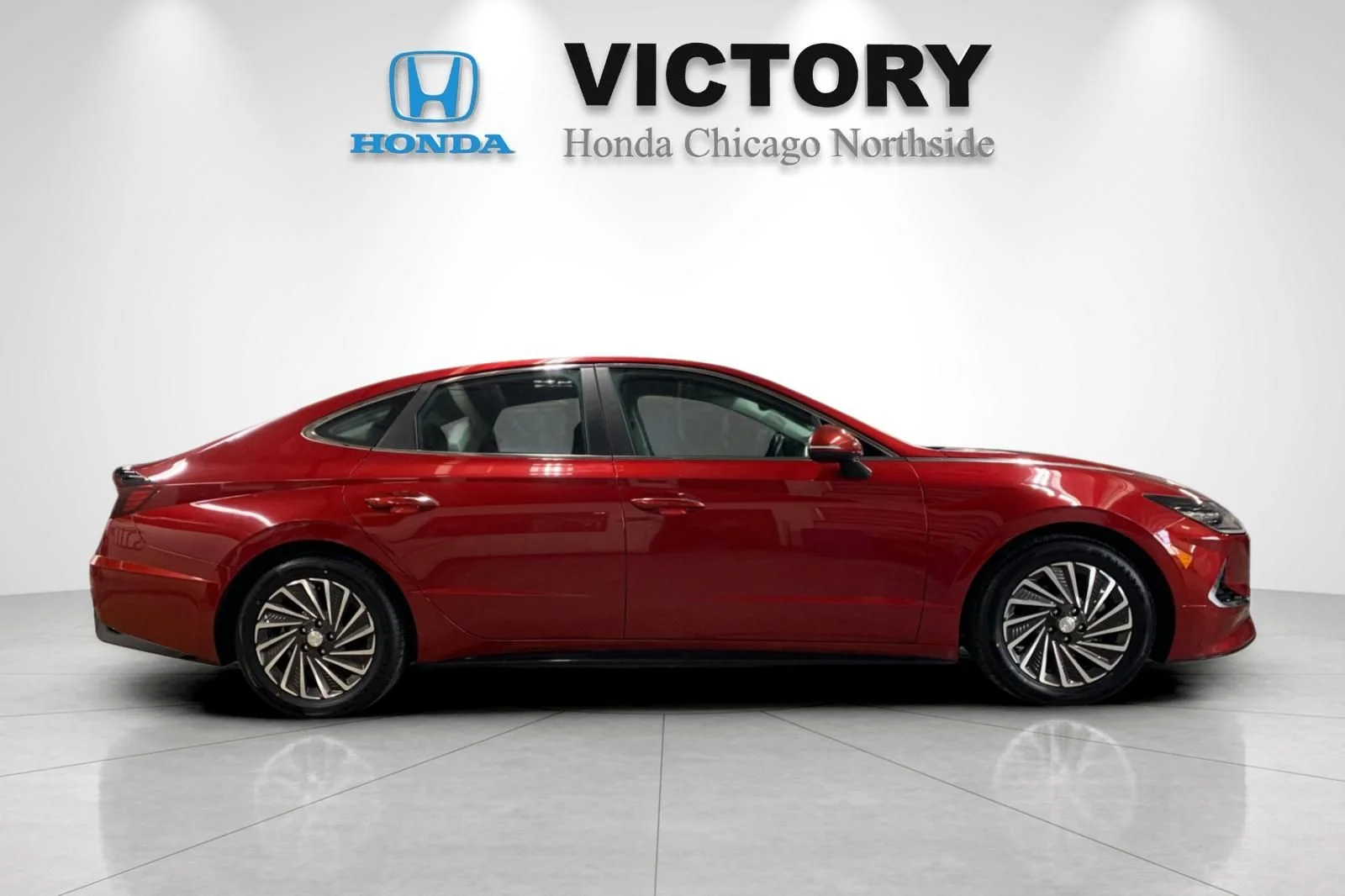 Used 2023 Red Hyundai SEL image 2