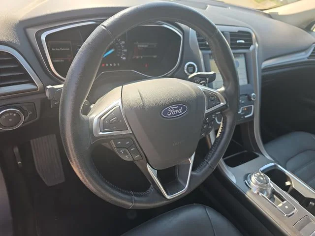 Used 2018 Silver Ford SE image 16