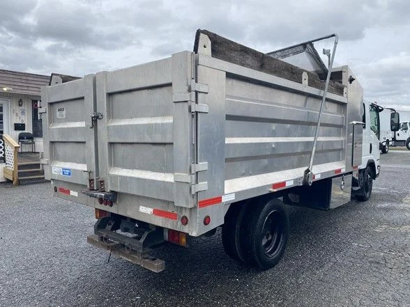 Used 2019 White Isuzu Dump Truck image 10