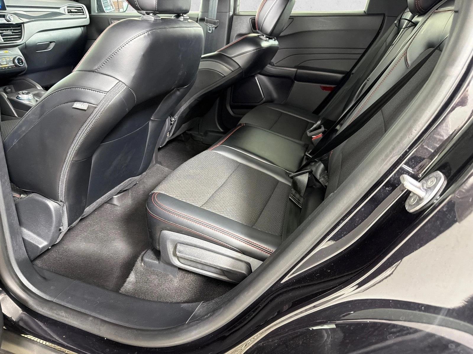Used 2025 Agate Black Metallic Ford ST-Line Select image 21