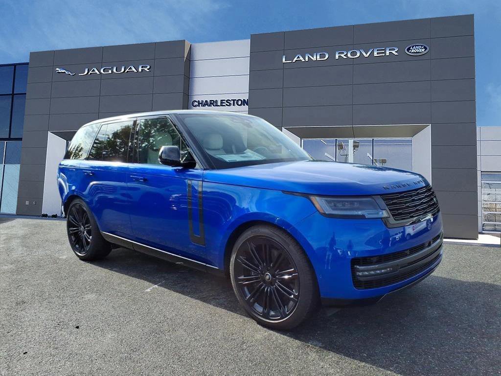 Used 2025 Velocity Blue SV Bespoke Ultra Gloss Land Rover SE image 7