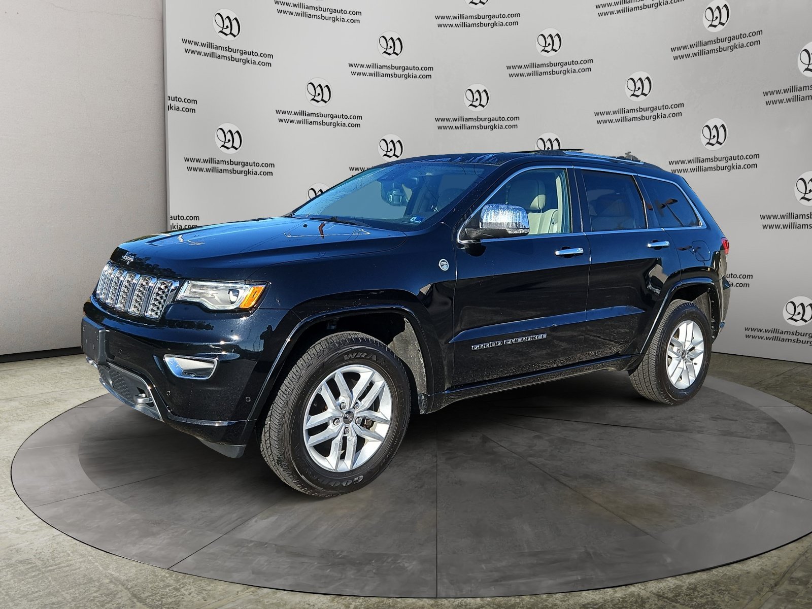 Used 2017 Black Jeep Overland image 1
