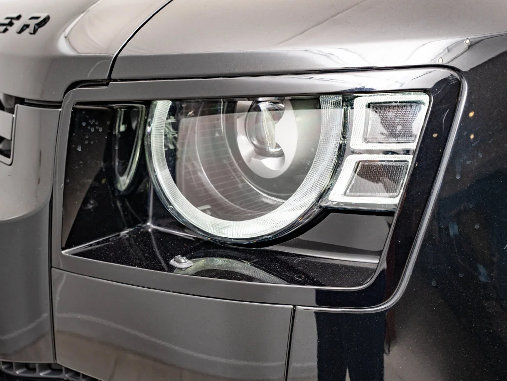 Used 2025 Black Land Rover V8 image 15