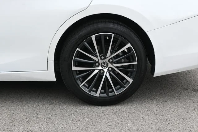 2024 Lexus ES Hybrid 300h - Photo 14
