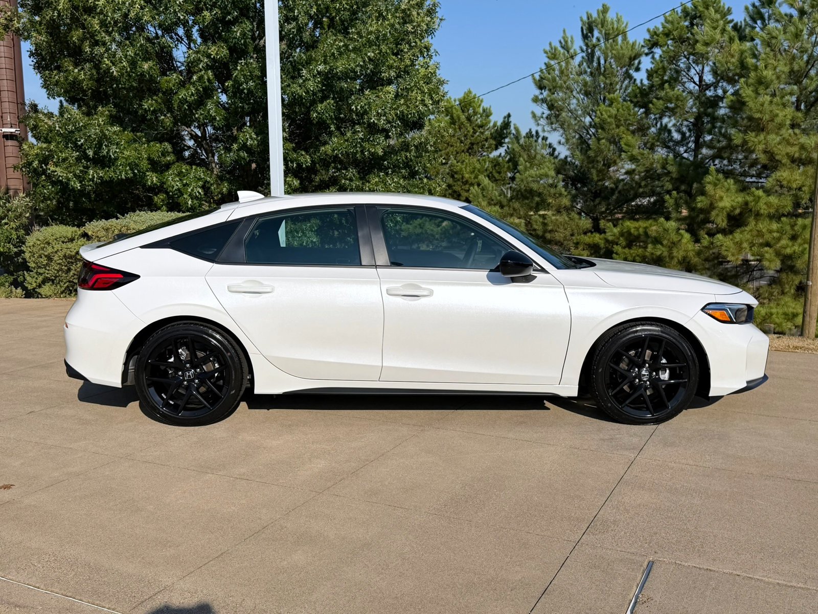 Certified Used 2026 Platinum White Pearl Honda Sport image 7
