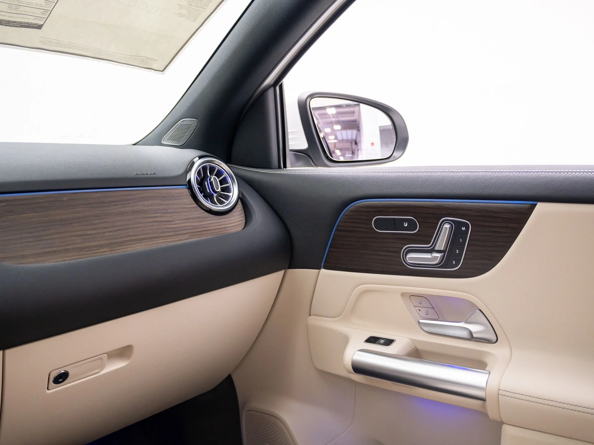 New 2026 White Mercedes-Benz GLA 250 image 30