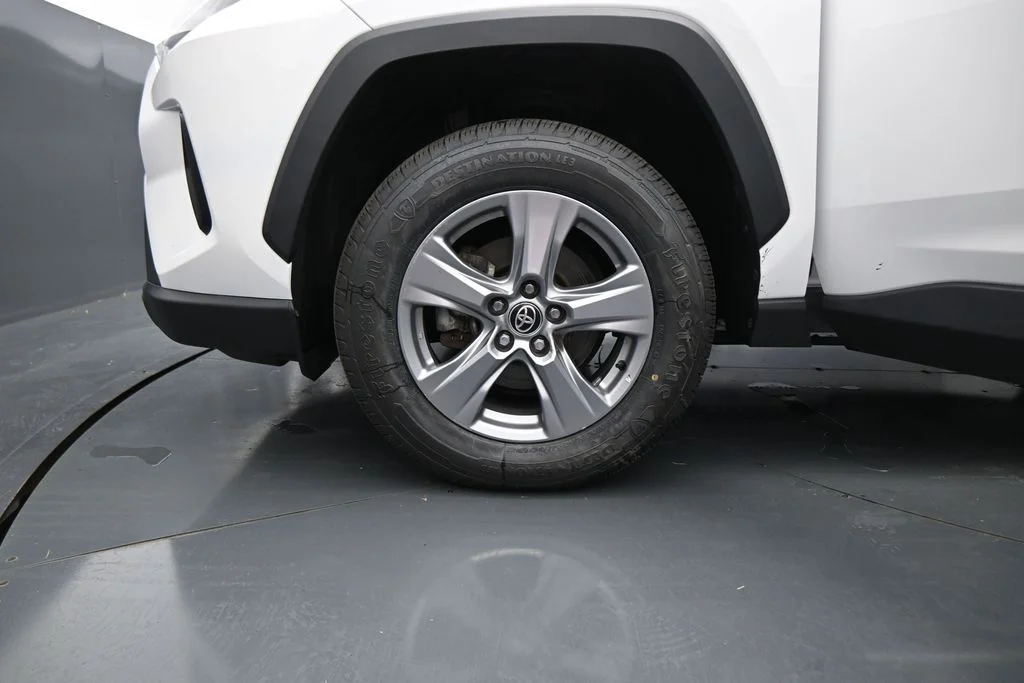 Used 2022 White Toyota XLE image 25