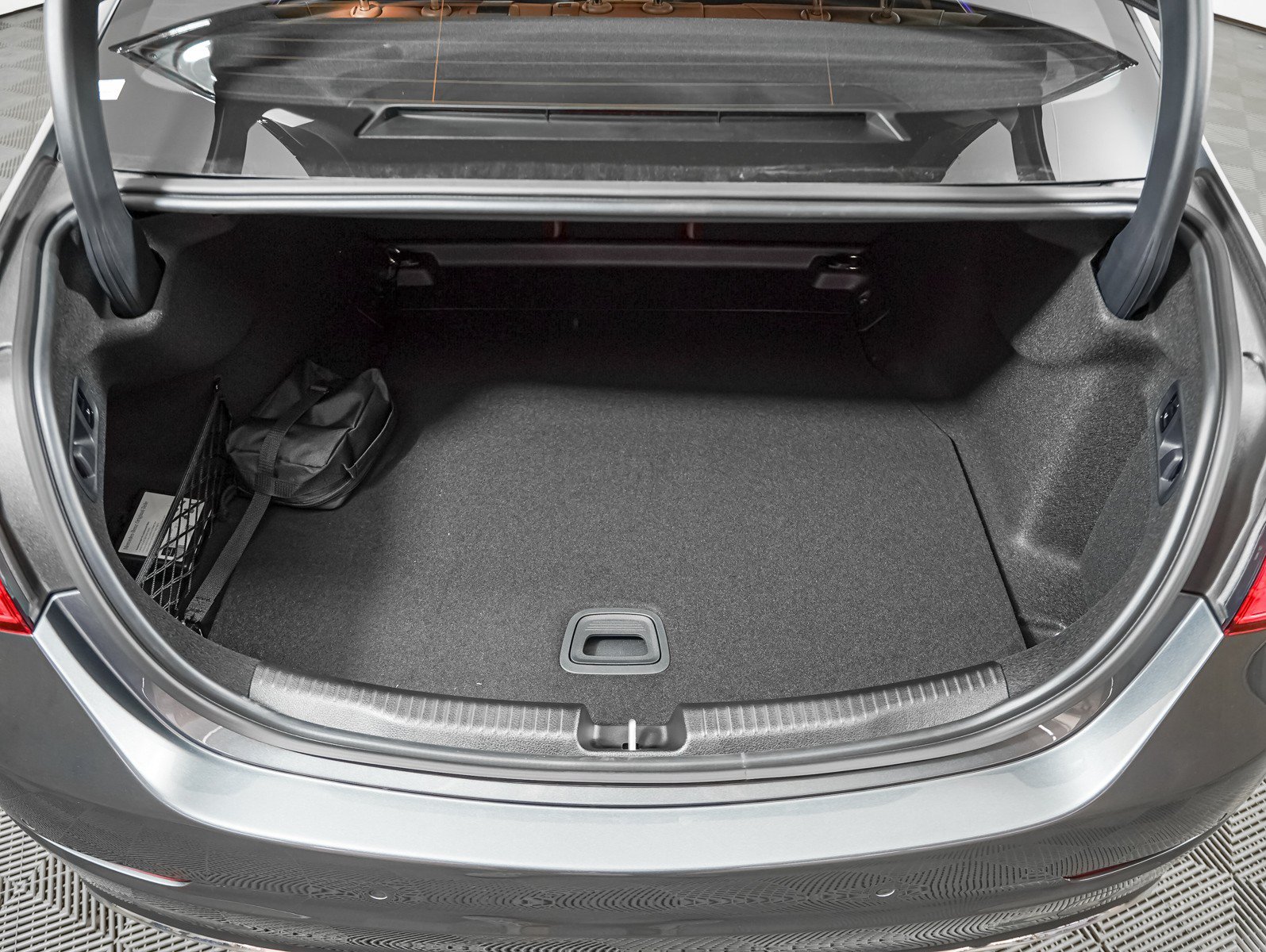 New 2026 Selenite Grey Metallic Mercedes-Benz C 300 image 8