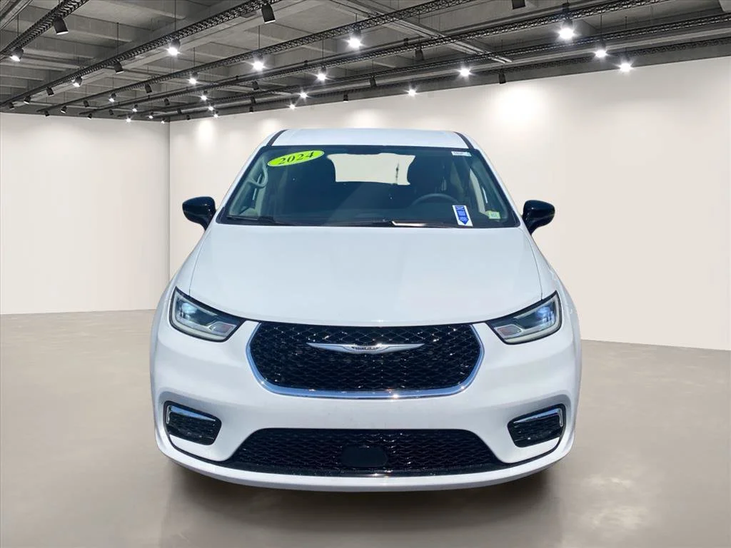 Used 2024 Bright White Clearcoat Chrysler Touring L image 2