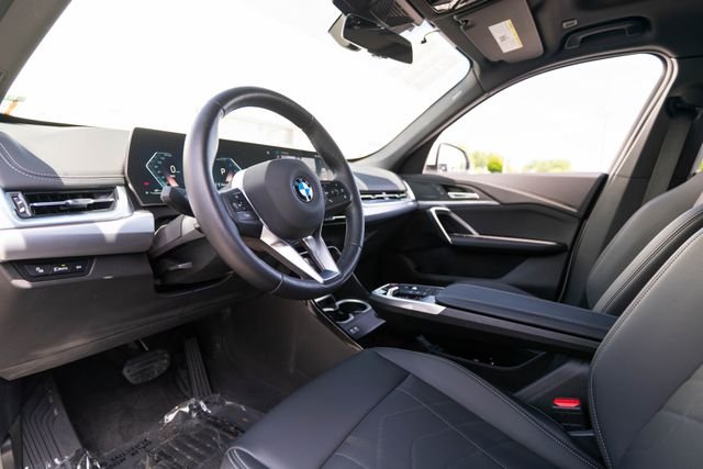 Used 2025 Alpine White BMW xDrive28i image 4