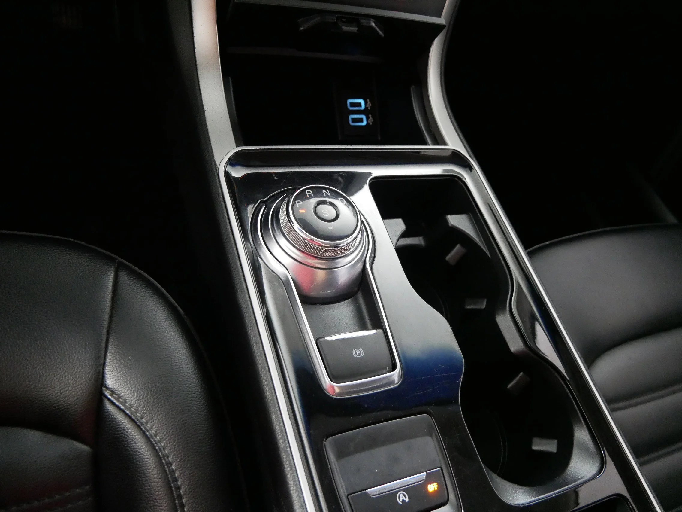 2020 Ford Edge SEL - Photo 24