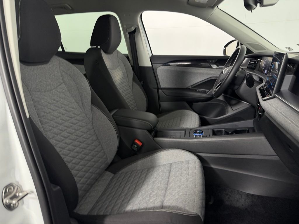 Used 2025 White Volkswagen 2.0T S image 32