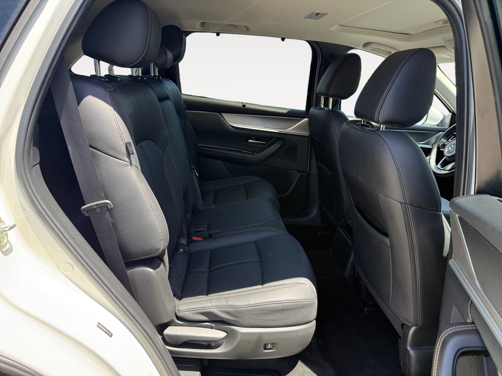 Certified Used 2024 White Mazda Preferred image 18