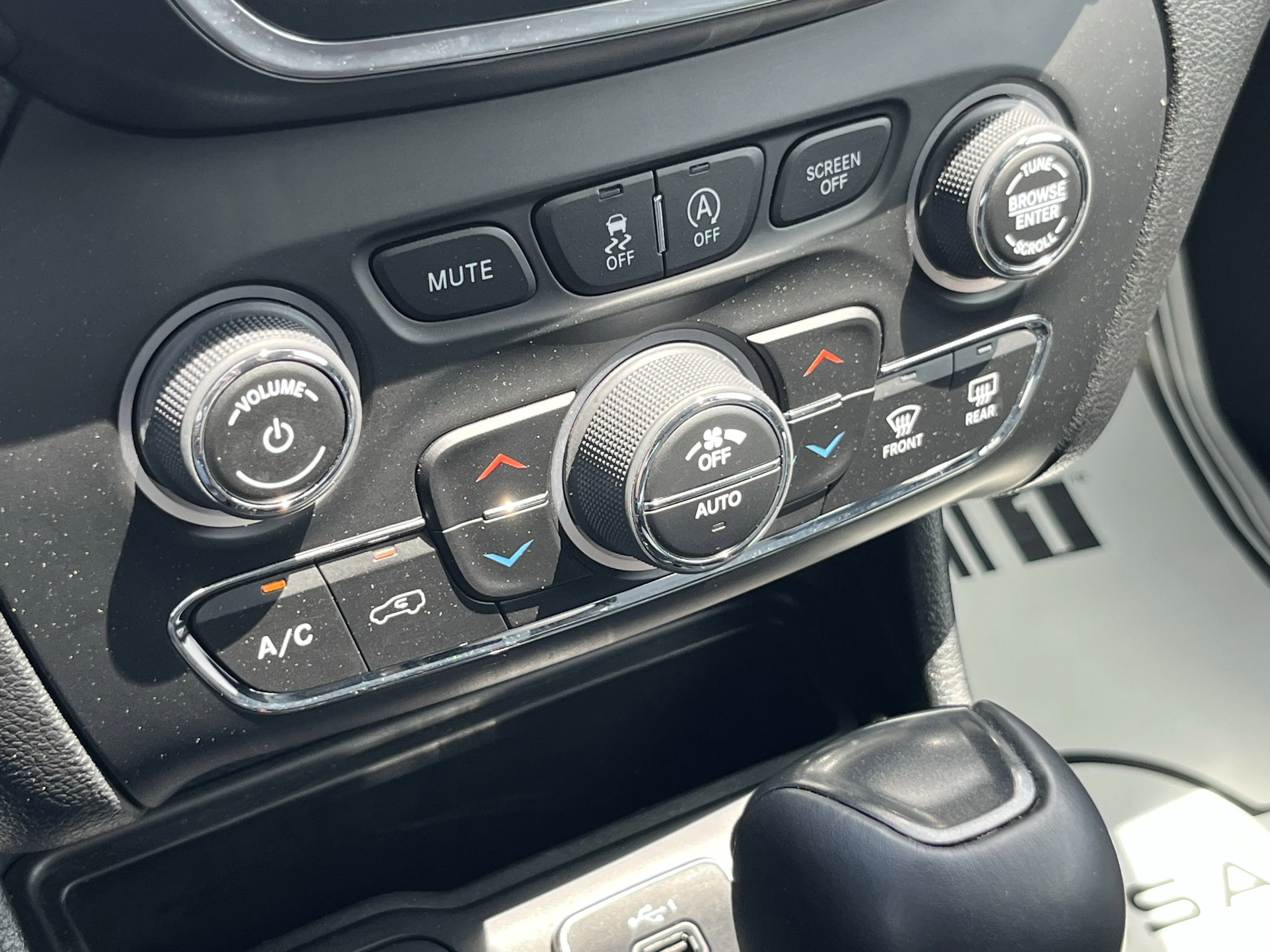 Used 2022 Gray Clearcoat Jeep Trailhawk image 32