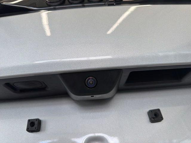 New 2026 Silver Zynith Exterior Paint Jeep Laredo image 7
