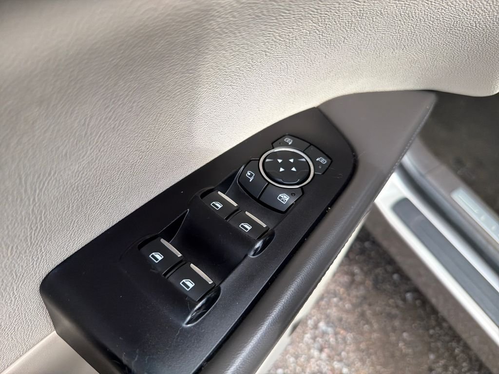 Used 2018 Brown Lincoln Reserve image 11