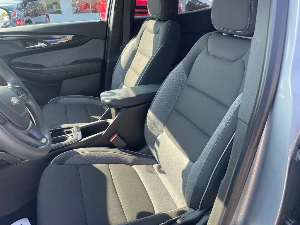 Used 2025 Sterling Gray Metallic Chevrolet LT image 15