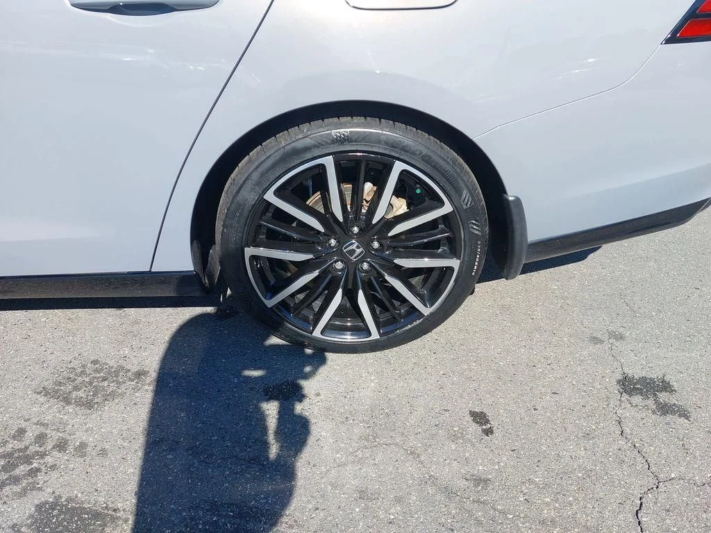 Used 2024  Honda Touring image 31