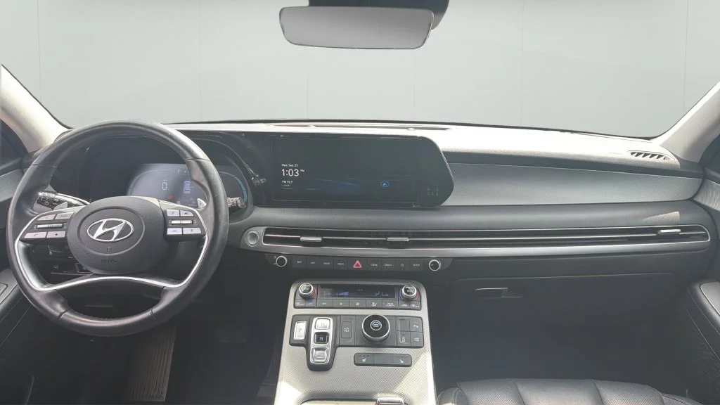Used 2024 Black Hyundai SEL image 10