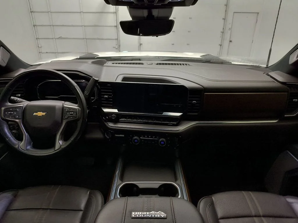 Used 2024 Iridescent Pearl Tricoat Chevrolet High Country image 14