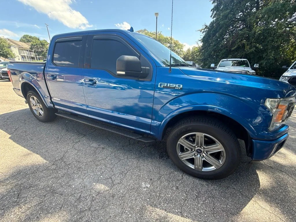 Used 2018 Blue Ford XLT image 9