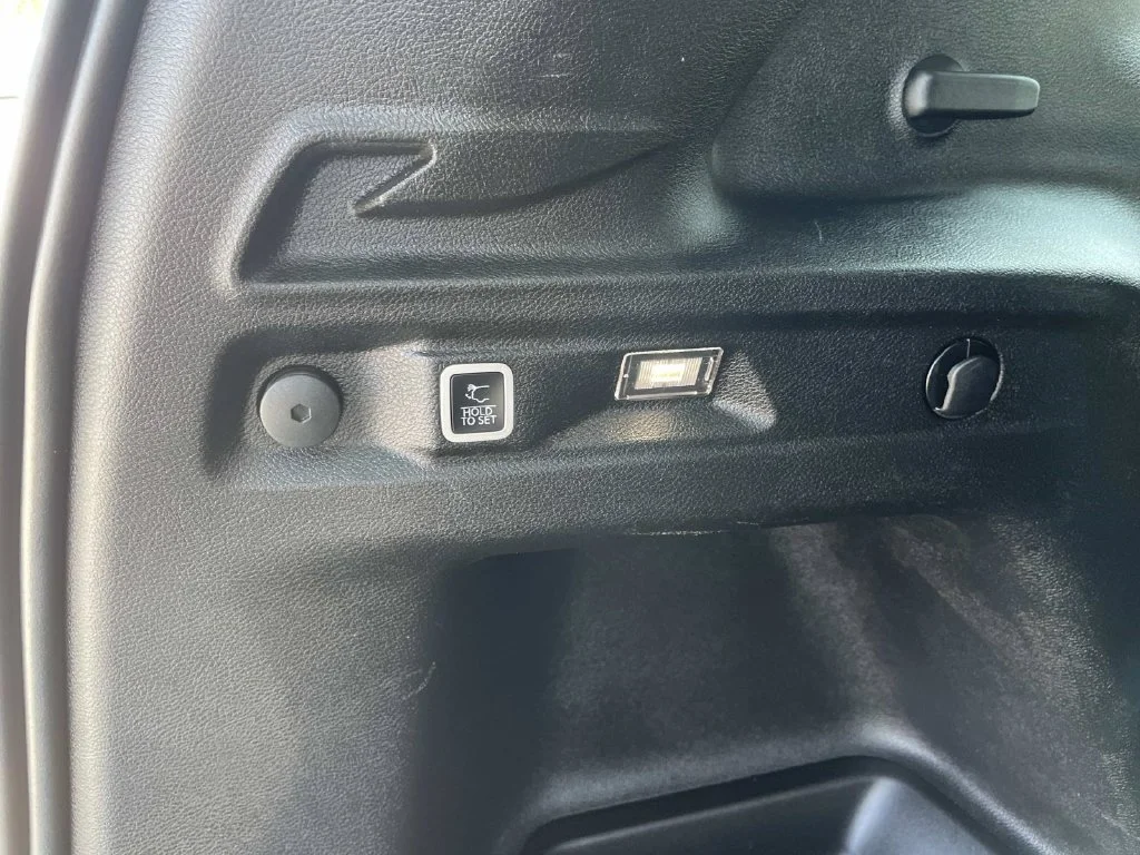 Used 2023 White Jeep Limited image 19