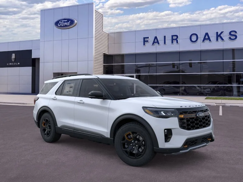 New 2026 Space White Metallic Ford Tremor image 30