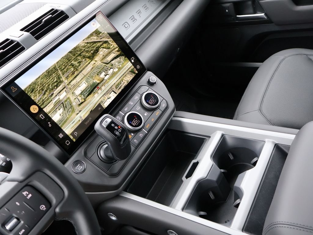New 2026 Santorini Black Land Rover V8 image 18