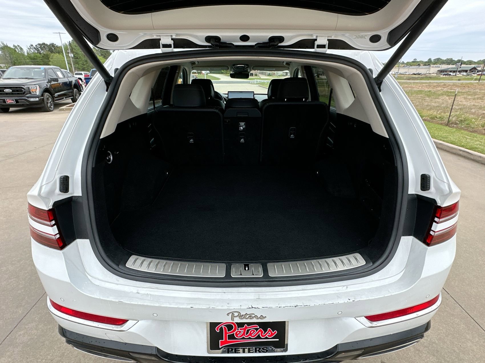 Used 2024 Uyuni White Genesis 2.5T image 23