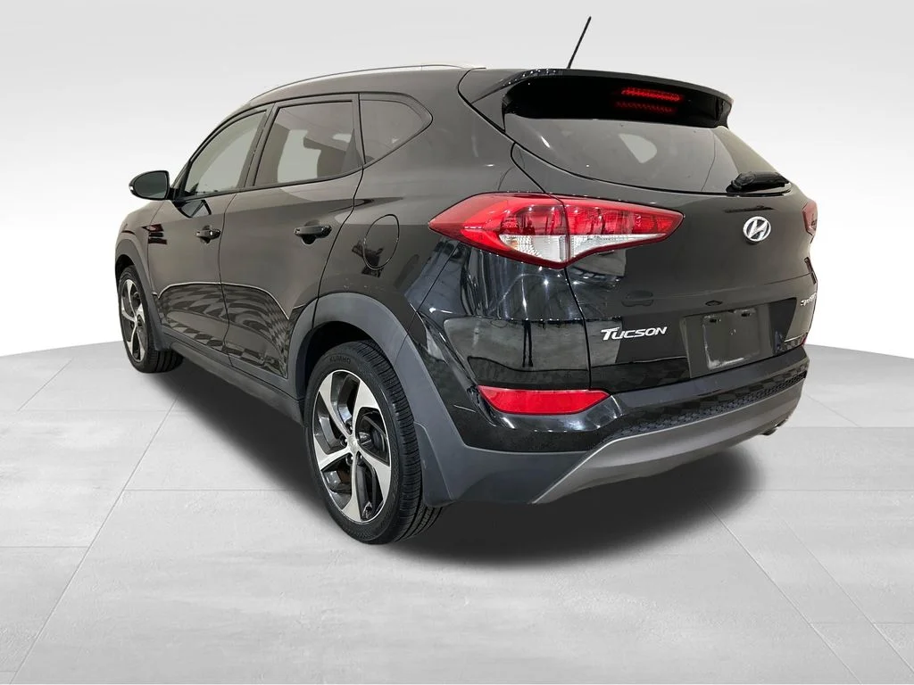 Used 2016 Black Hyundai Sport image 3