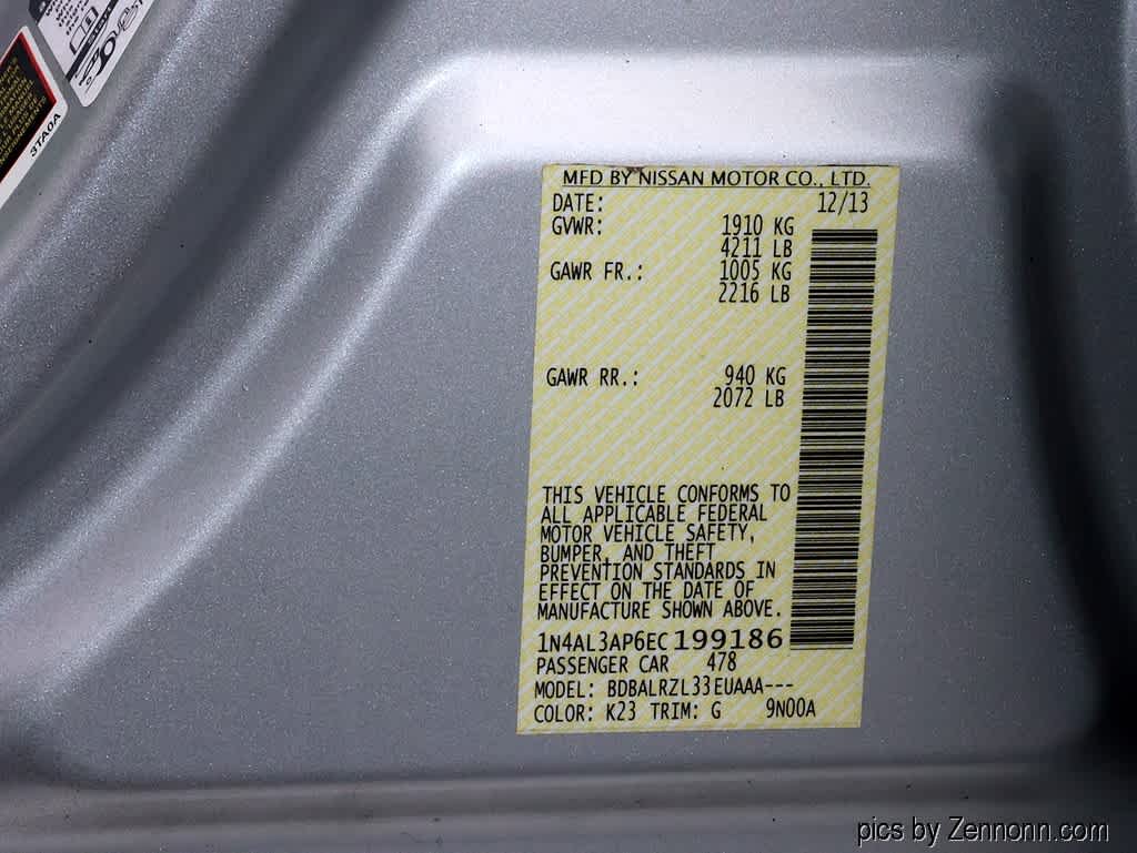 Used 2014 Brilliant Silver Metallic Nissan 2.5 S image 25