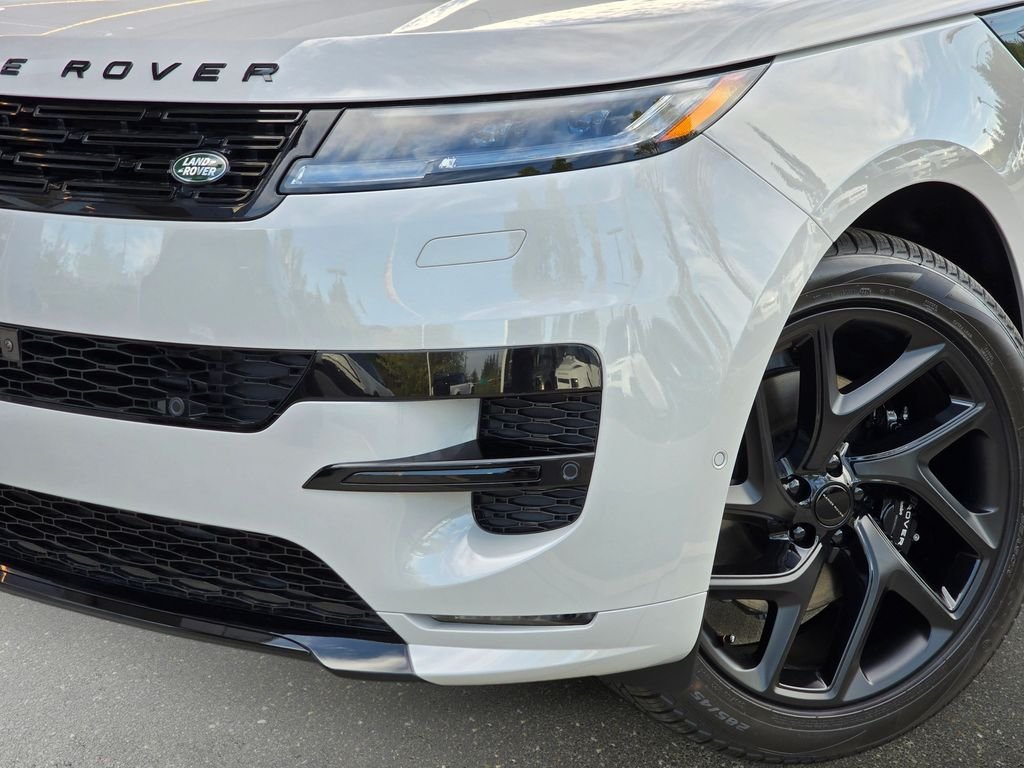 New 2026 Borasco Grey LAND ROVER Dynamic SE image 32