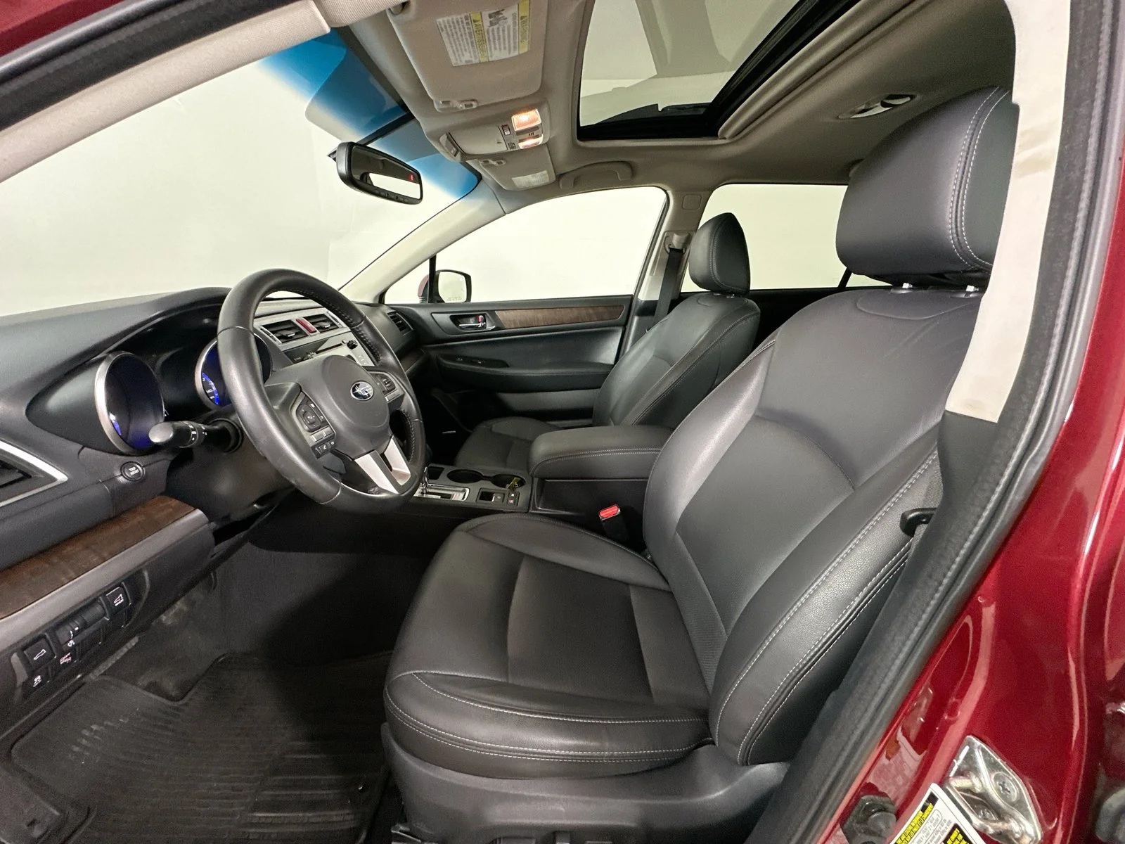 Used 2016 Red Subaru  image 33