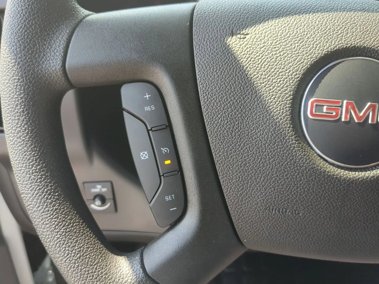 New 2026 Summit White GMC Work Van image 31