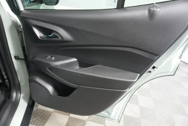Used 2025 Green Chevrolet ACTIV image 33