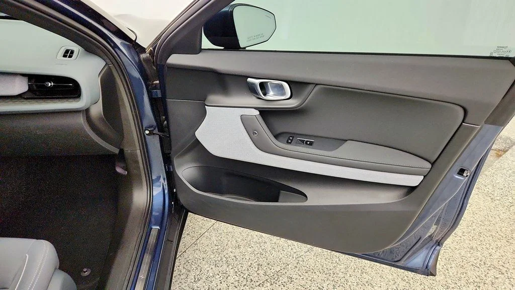 Used 2024 Midnight Metallic Polestar Long Range Dual Motor image 25