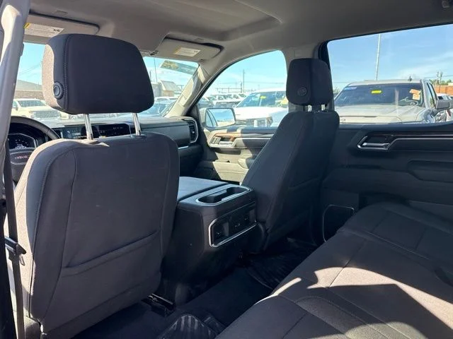 Used 2024 White GMC Elevation image 31