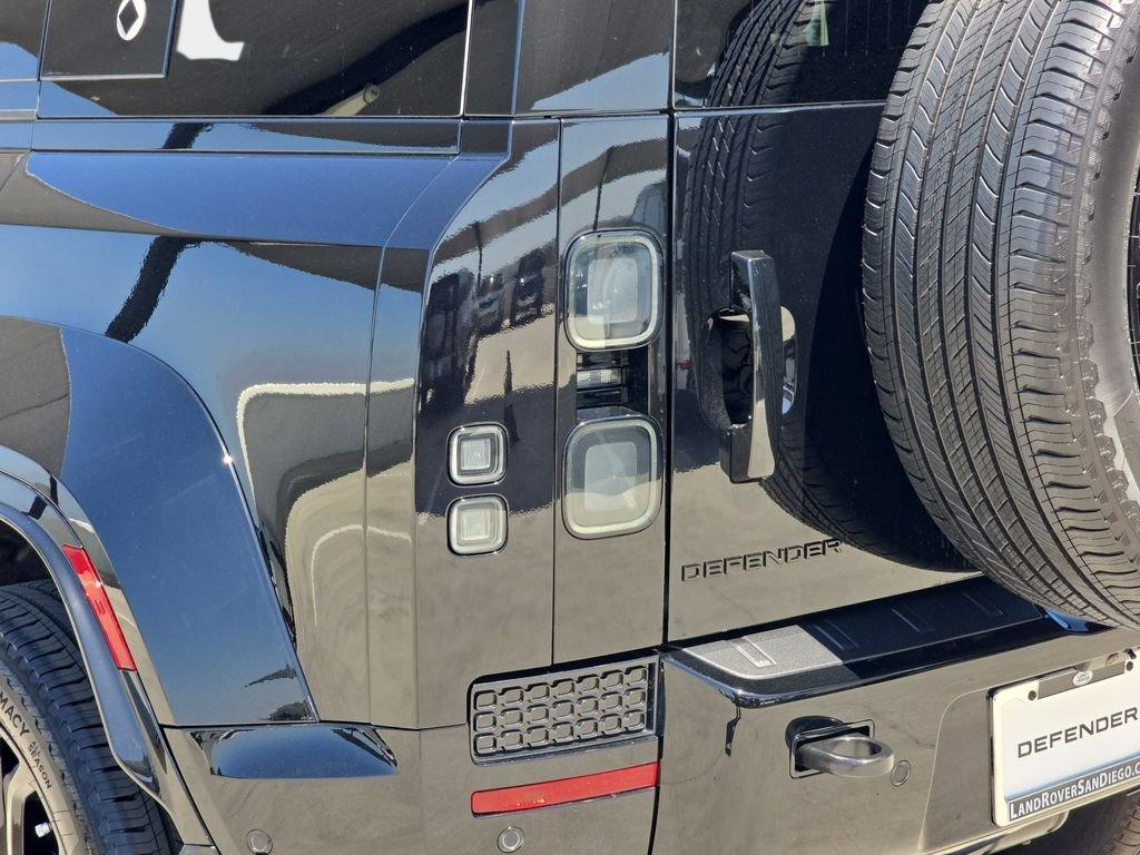 New 2026 Narvik Black Land Rover OCTA Black image 35