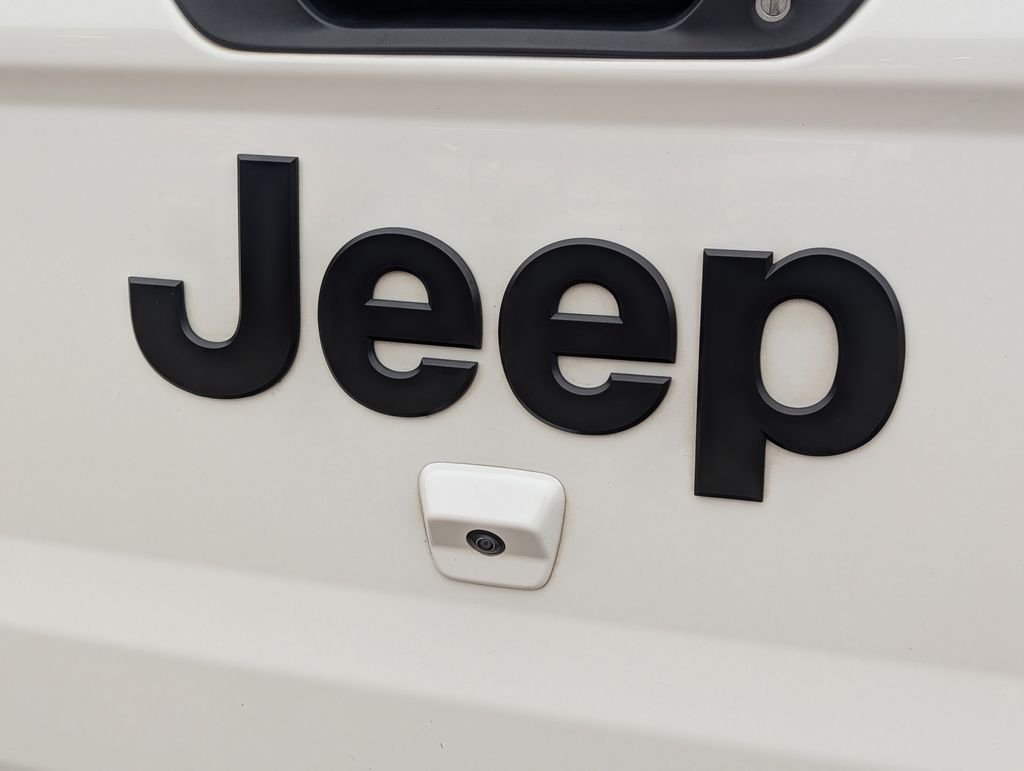 Used 2022 White Jeep Willys 4x4 image 31