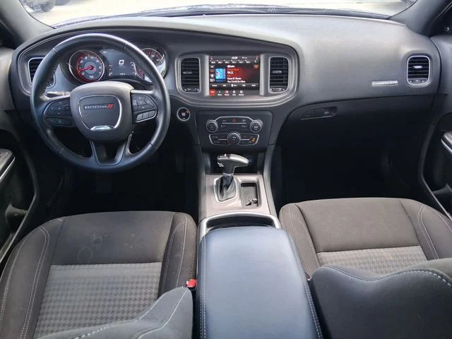 Used 2023 Purple Dodge SXT image 9