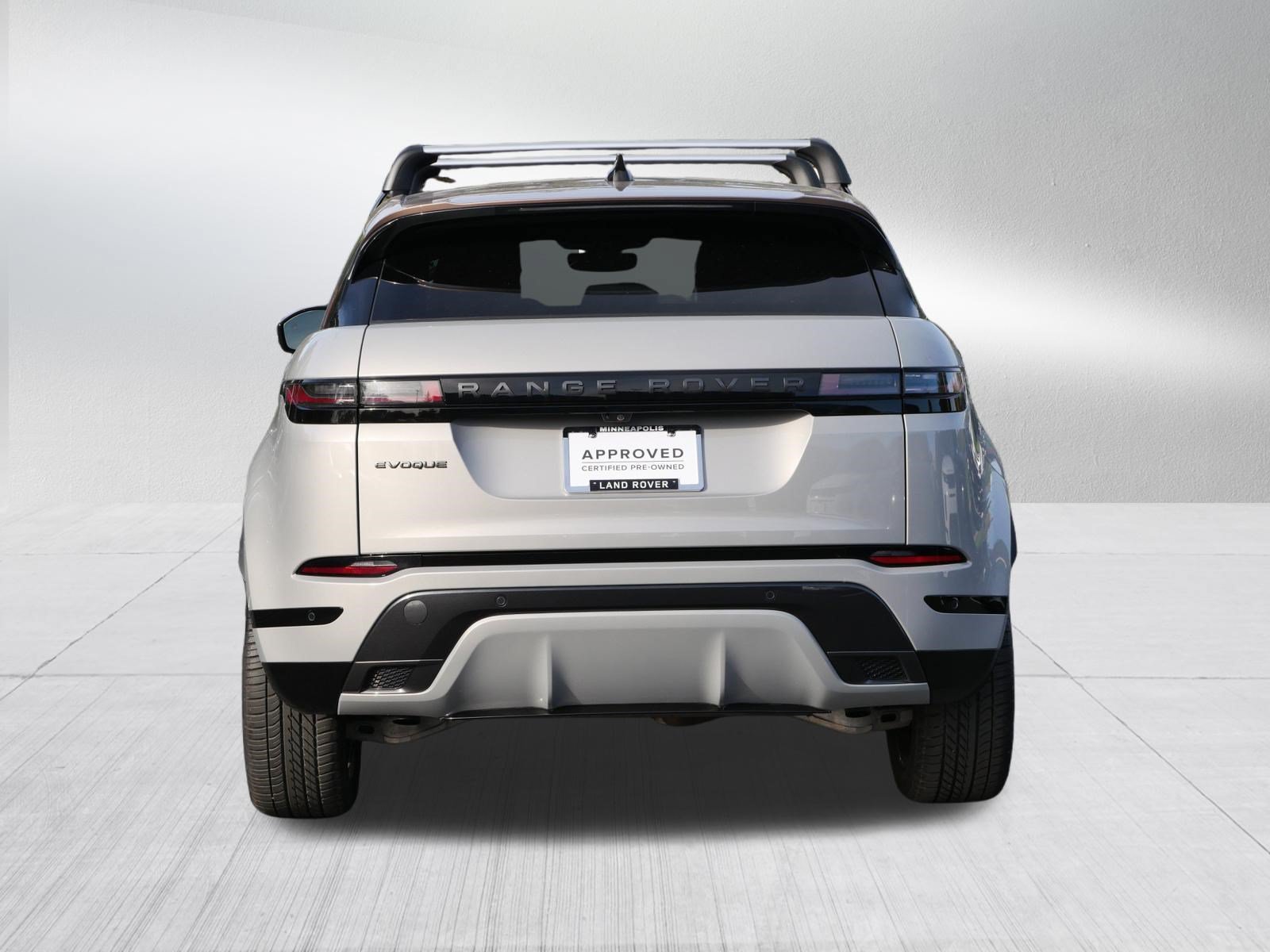 Certified Used 2026 Seoul Pearl Silver Metallic Land Rover Dynamic SE image 4