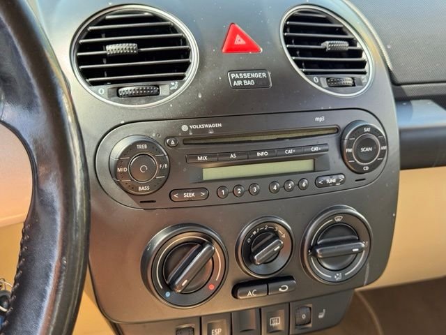 Used 2010 Heaven Blue Metallic Volkswagen 2.5L image 28