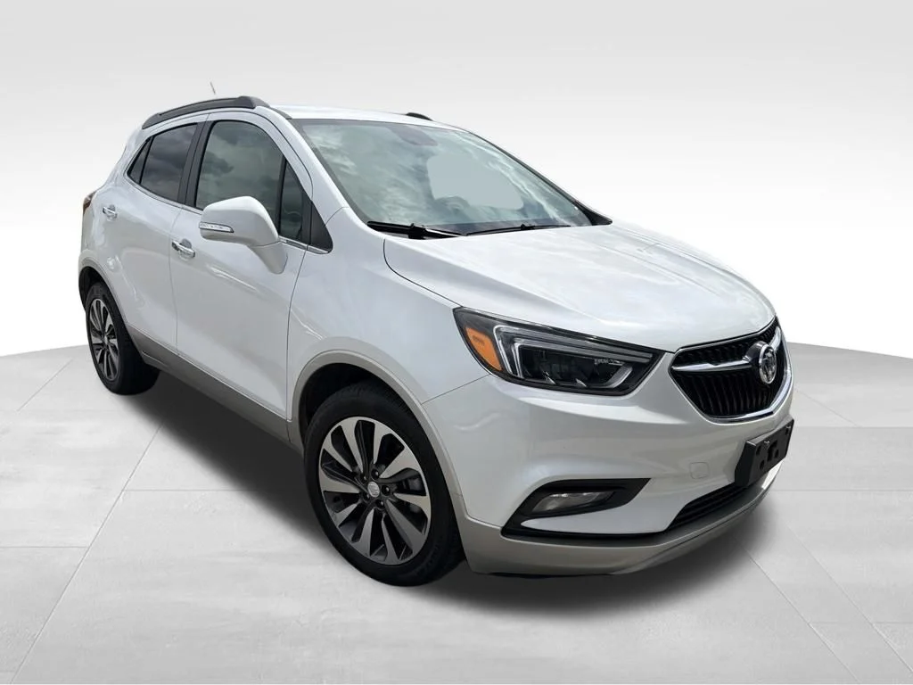 Used 2018 White Frost Buick Essence image 20