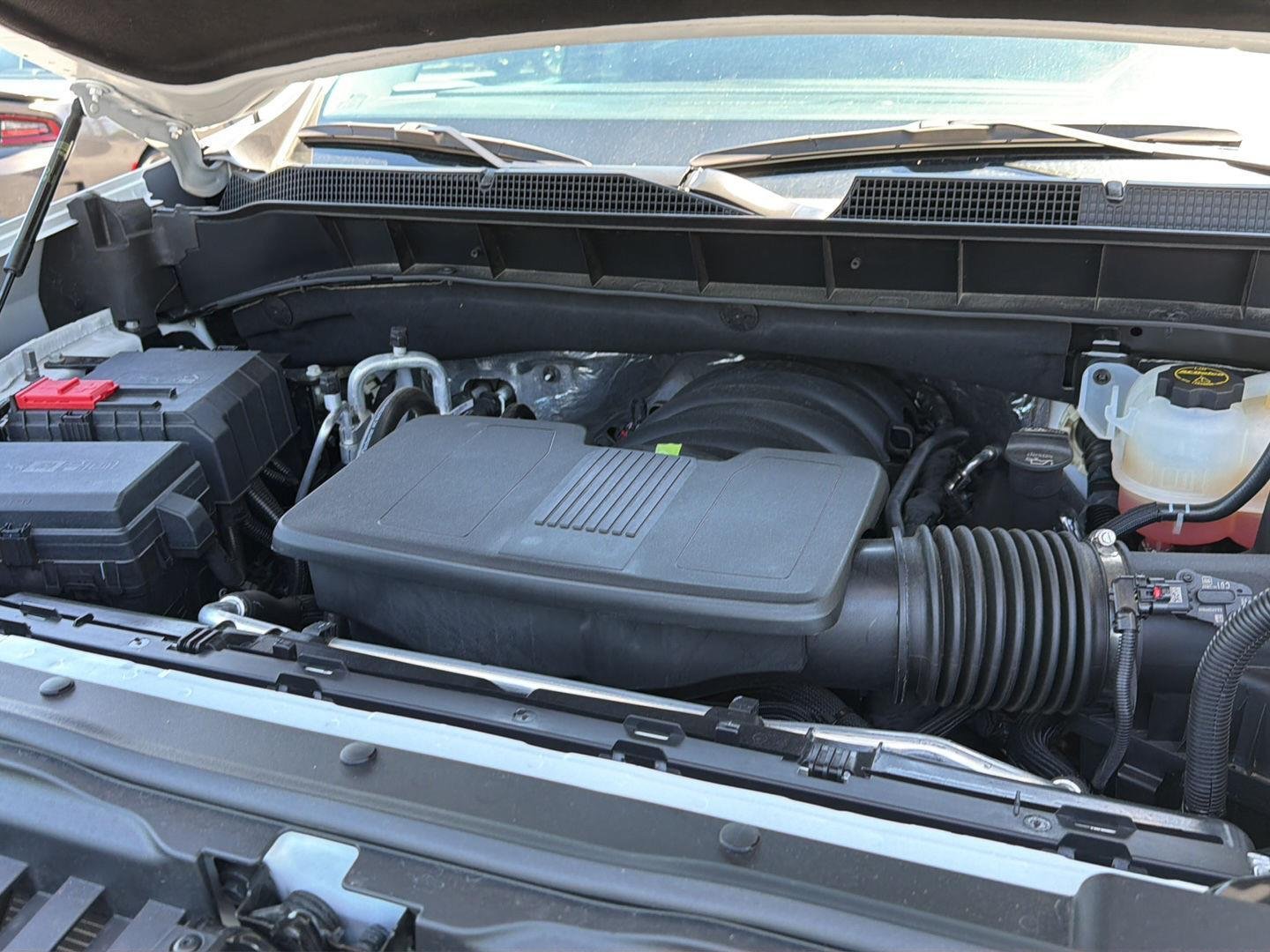 Used 2025 Summit White Chevrolet LT image 36