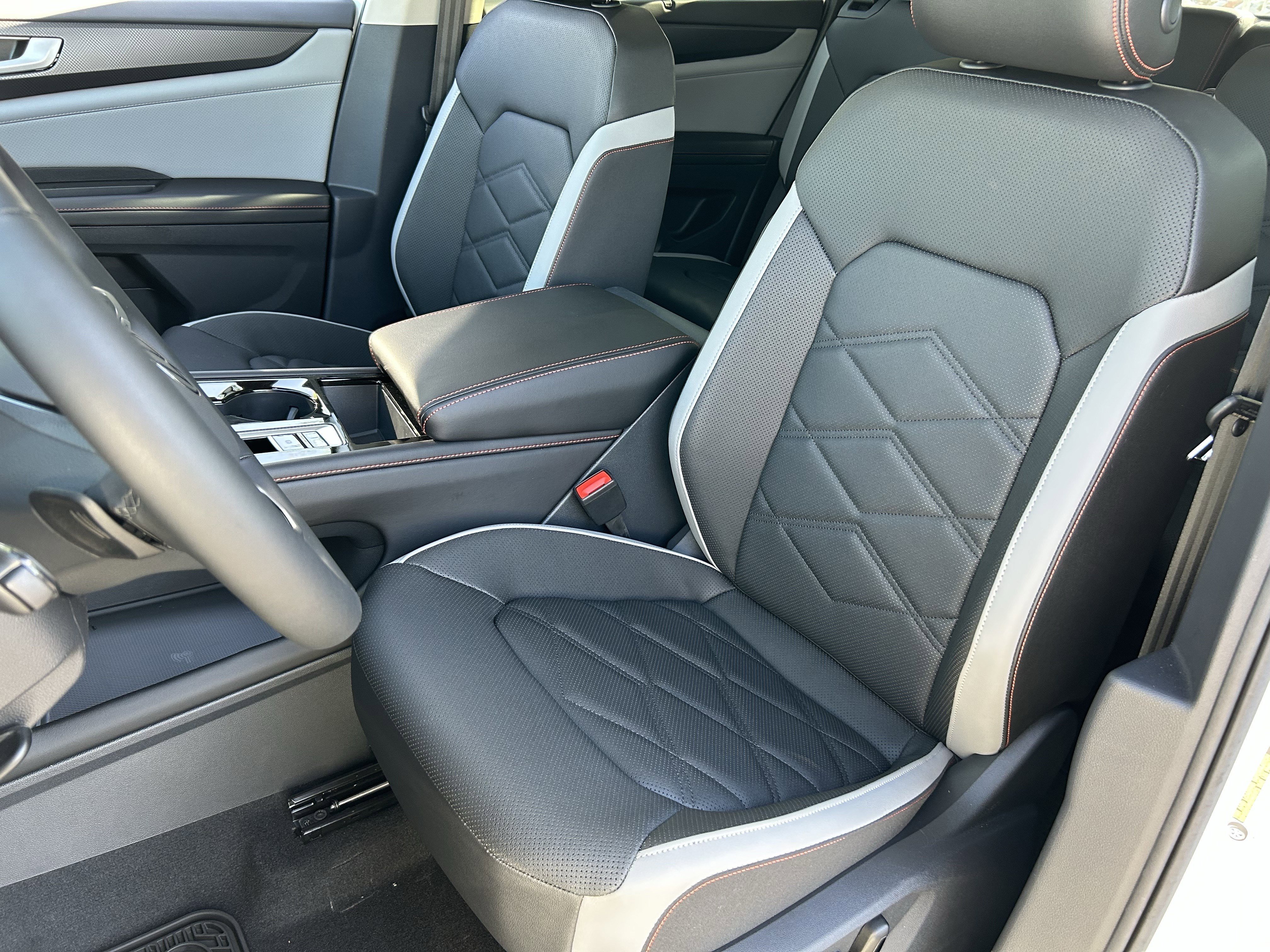 New 2026 Opal White Pearl Volkswagen 2.0T Peak Edition image 17