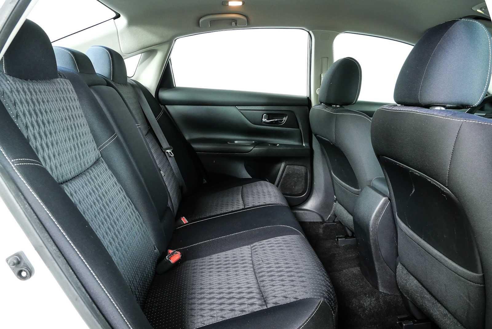 Used 2017 Pearl White Nissan 2.5 S image 18